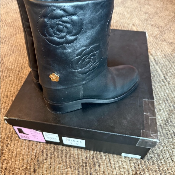 Black Leather Boots with Floral Design - Picture 1 of 6